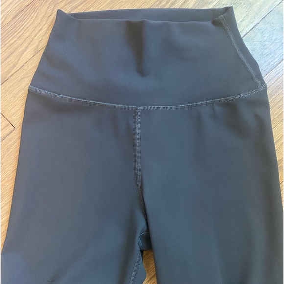 Alo High Waisted Warrior Leggings NWOT - Picture 3 of 11